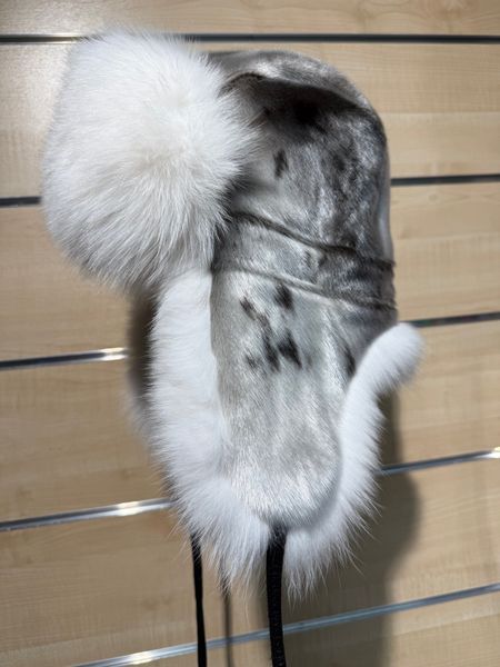 Pelslue Svalbard Selskinn/bl&aring;rev